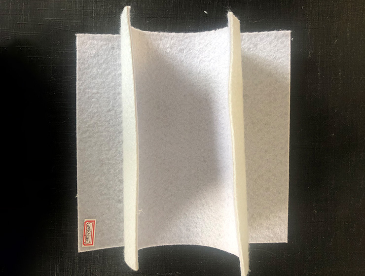 防滲透復(fù)合土工膜