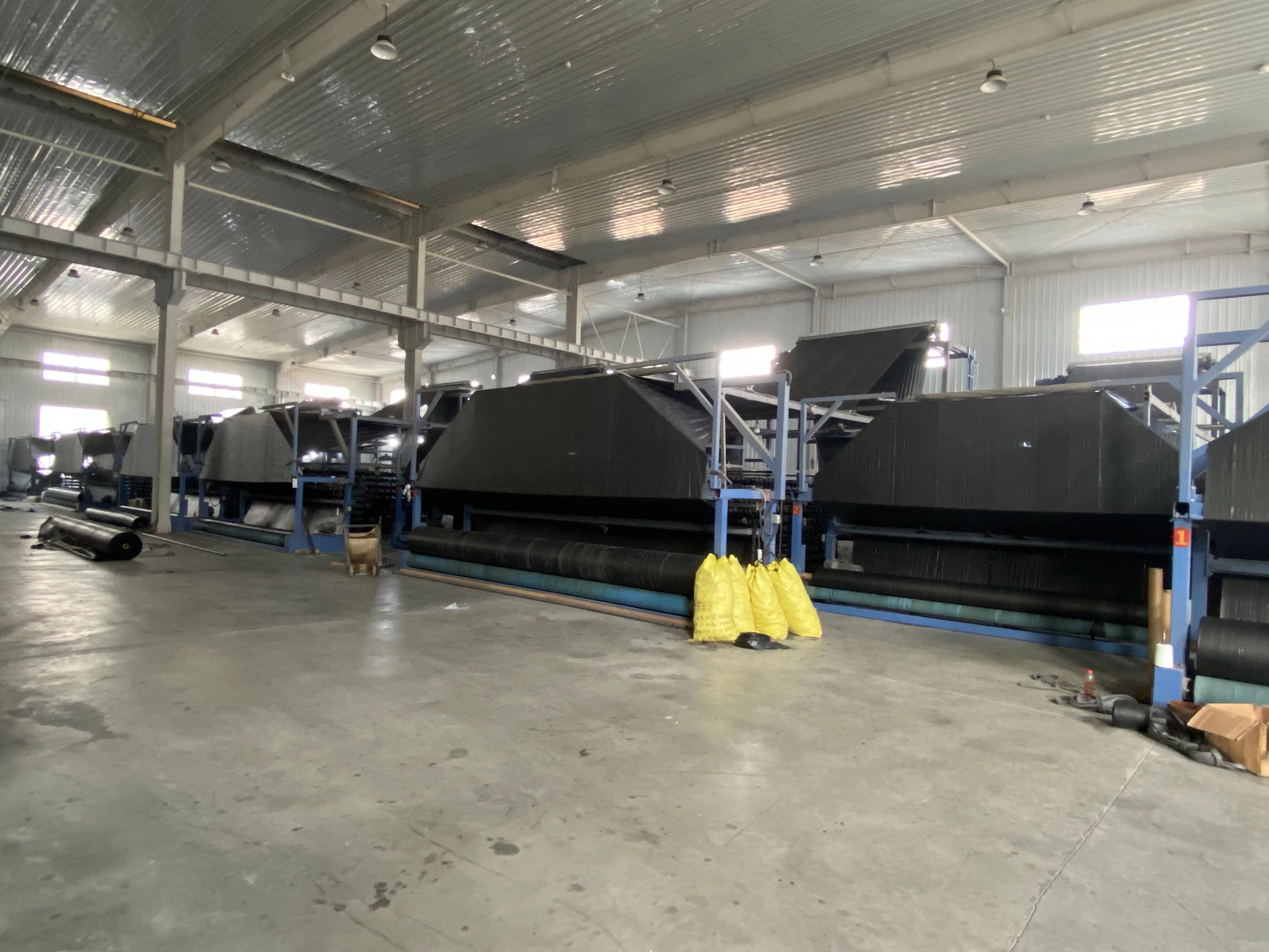 防草布生產廠家車間